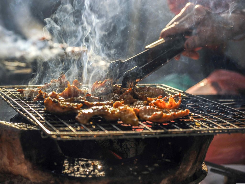 Grillen & BBQ zeigen sich als martialische Art der Zubereitung, schließen allerdings Fine-Dining nicht aus. Foto beigestellt