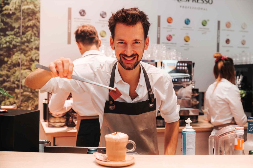 Coffee offers in restaurants, hotels and cafés © Philipp Lipiarski