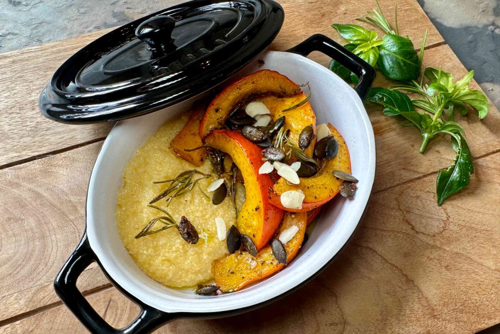 Oven-roasted Hokkaido pumpkin with creamy polenta © Alexandra Gorsche