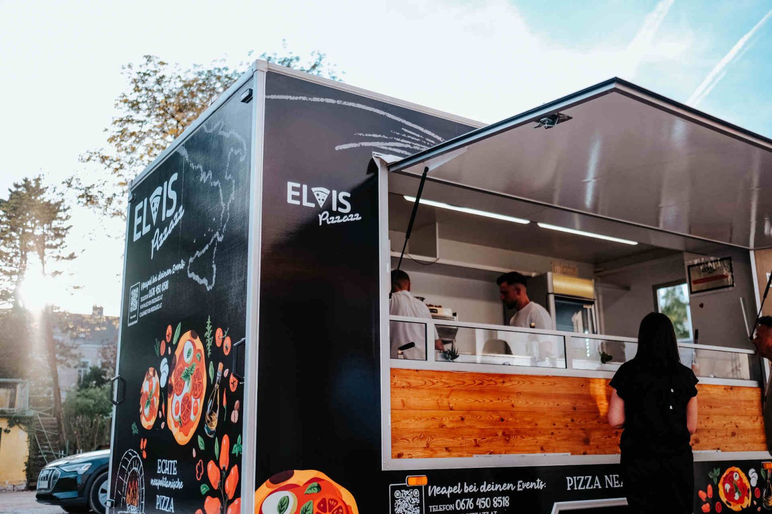 The Elvis Pizzazz food truck at 43 Eggersdorferstraße in Amstetten © Daniel Schalhas