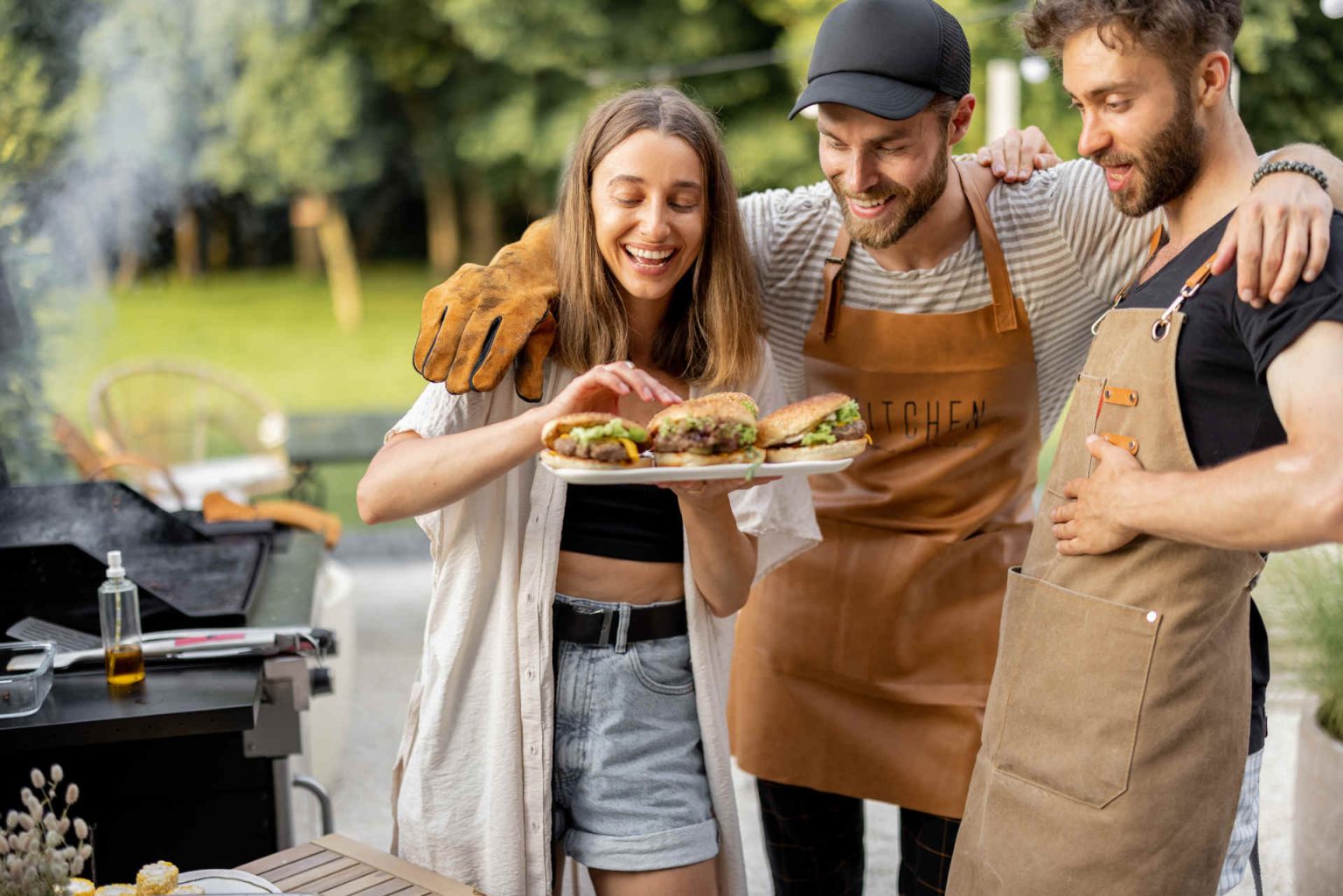 Over a third of GenZ (15 to 29-year-olds) use the barbecue once a week. © iStock / RossHelen