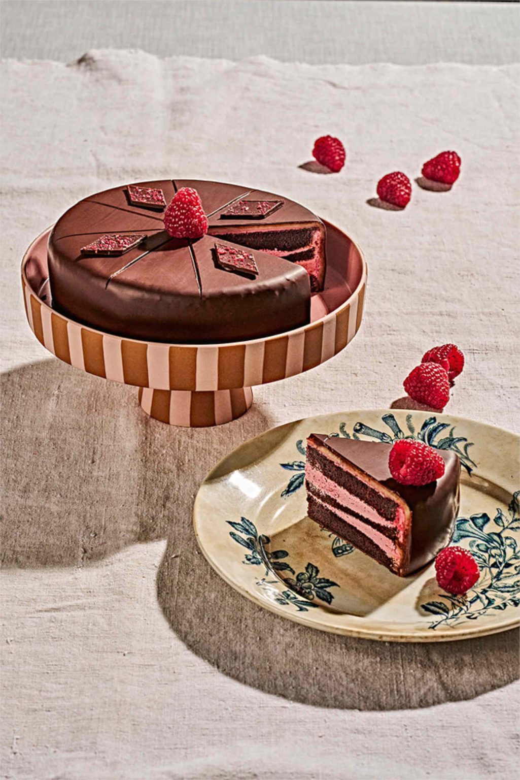 Vegan chocolate raspberry cake © Callwey Verlag