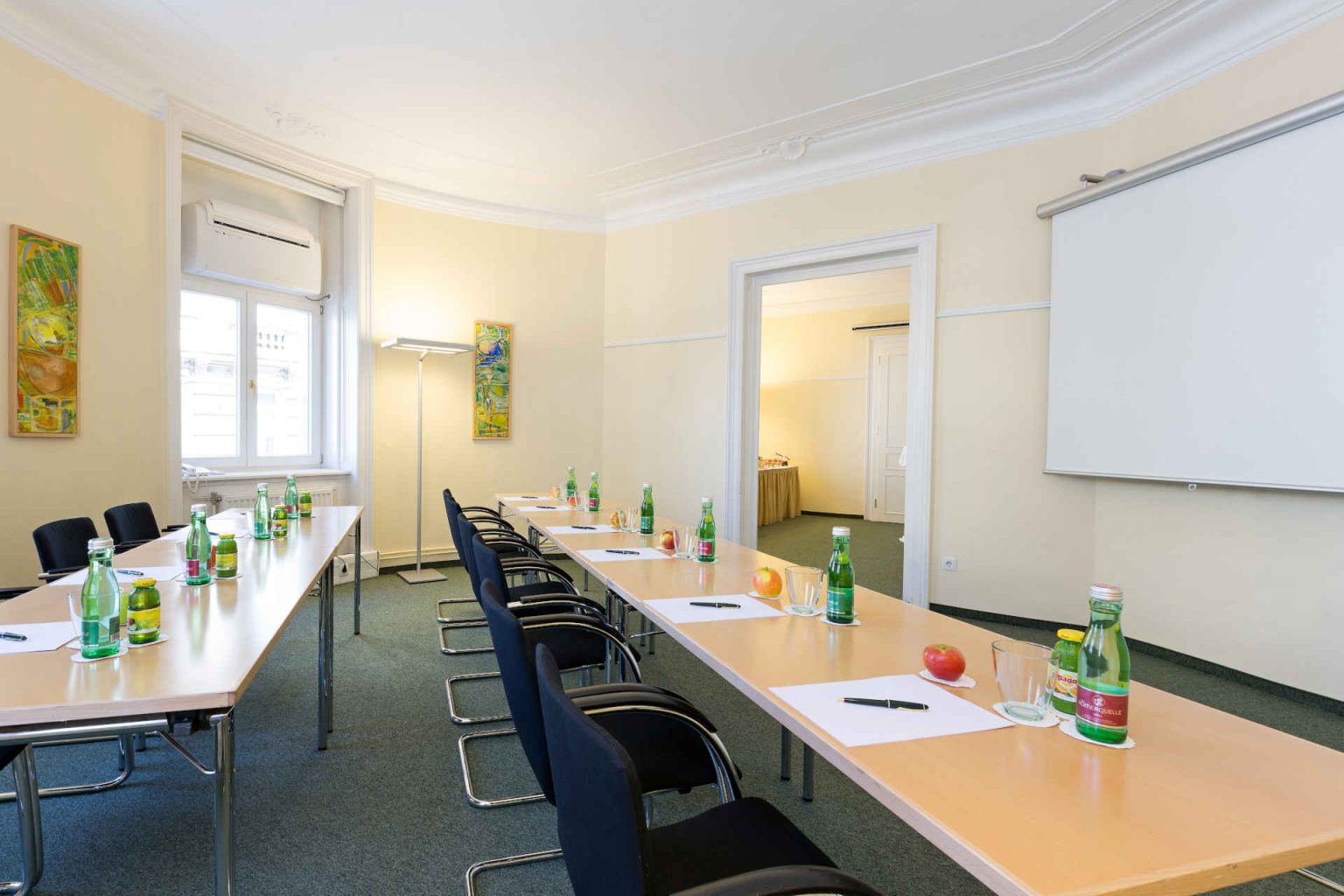 Bright seminar room in the Hotel Kaiserhof Vienna, photo provided