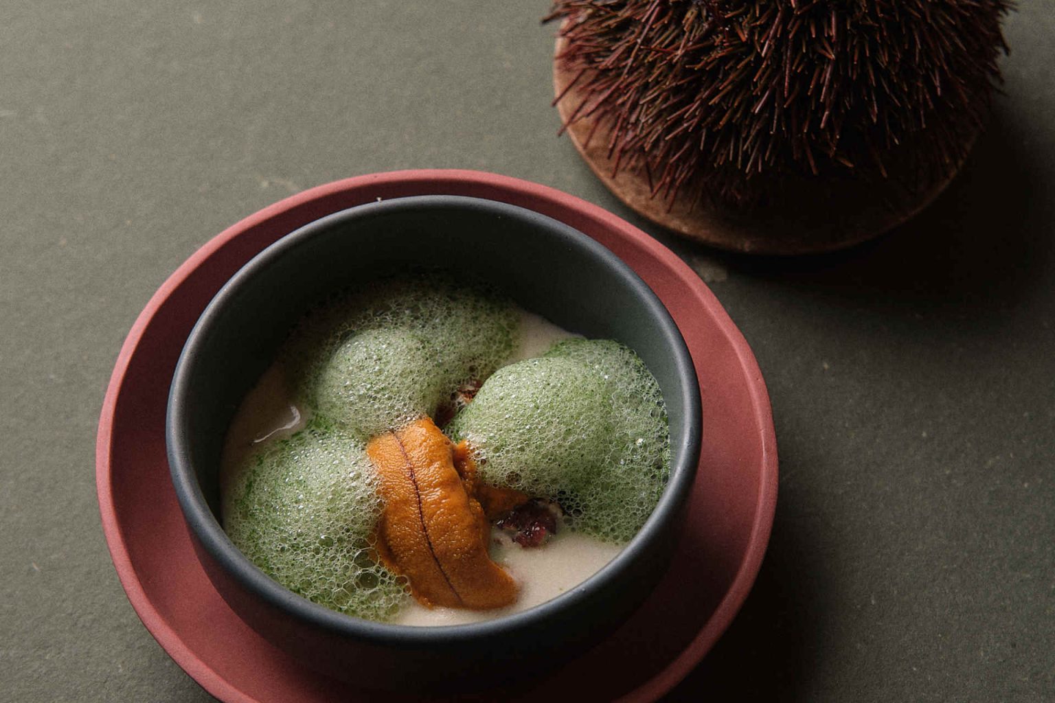 Sea urchin, lime and muña © Camila Novoa