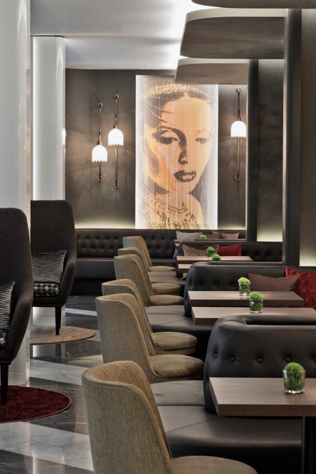 Lobby and lounge at the Renaissance Vienna Schönbrunn Hotel, photo provided