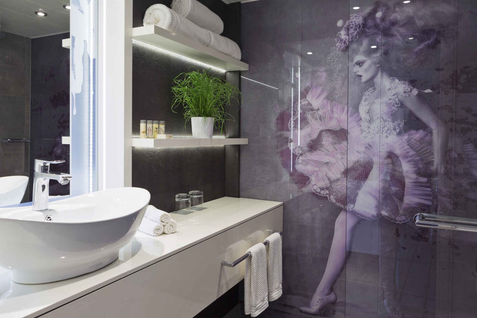 Bathroom at the Renaissance Vienna Schönbrunn Hotel, photo provided