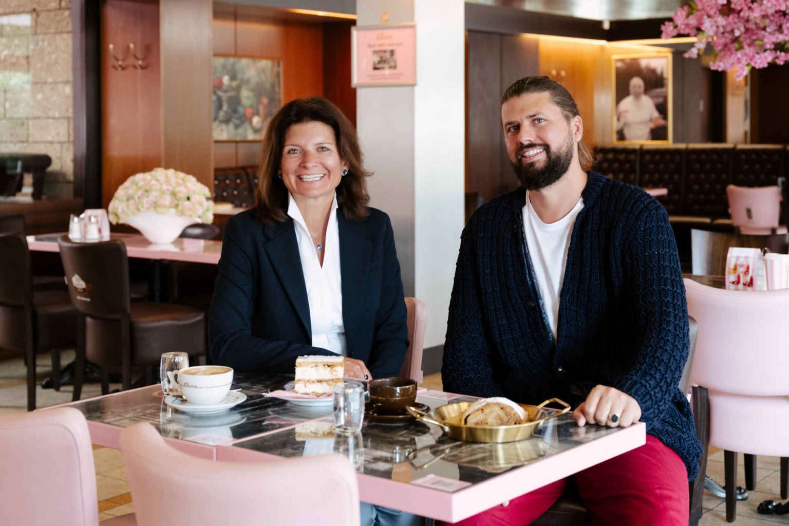 Lieferando Managing Director Natascha Mauthner and Dominik Prousek, Managing Director of Café-Konditorei Aida © Chiara Milo