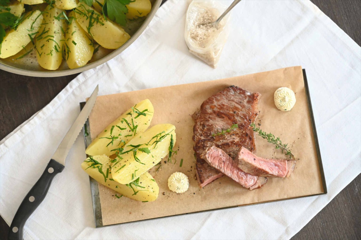 Meat with potatoes © Alexandra Embacher