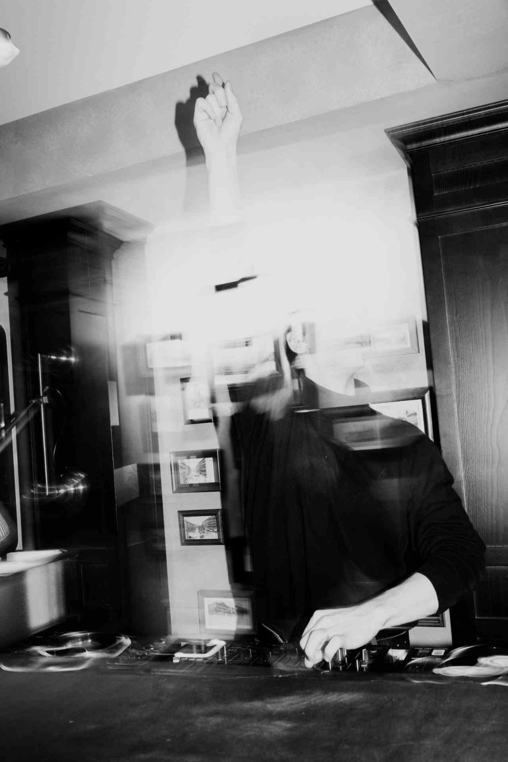 Salon Paradise at The Hoxton © Sophie Salfinger