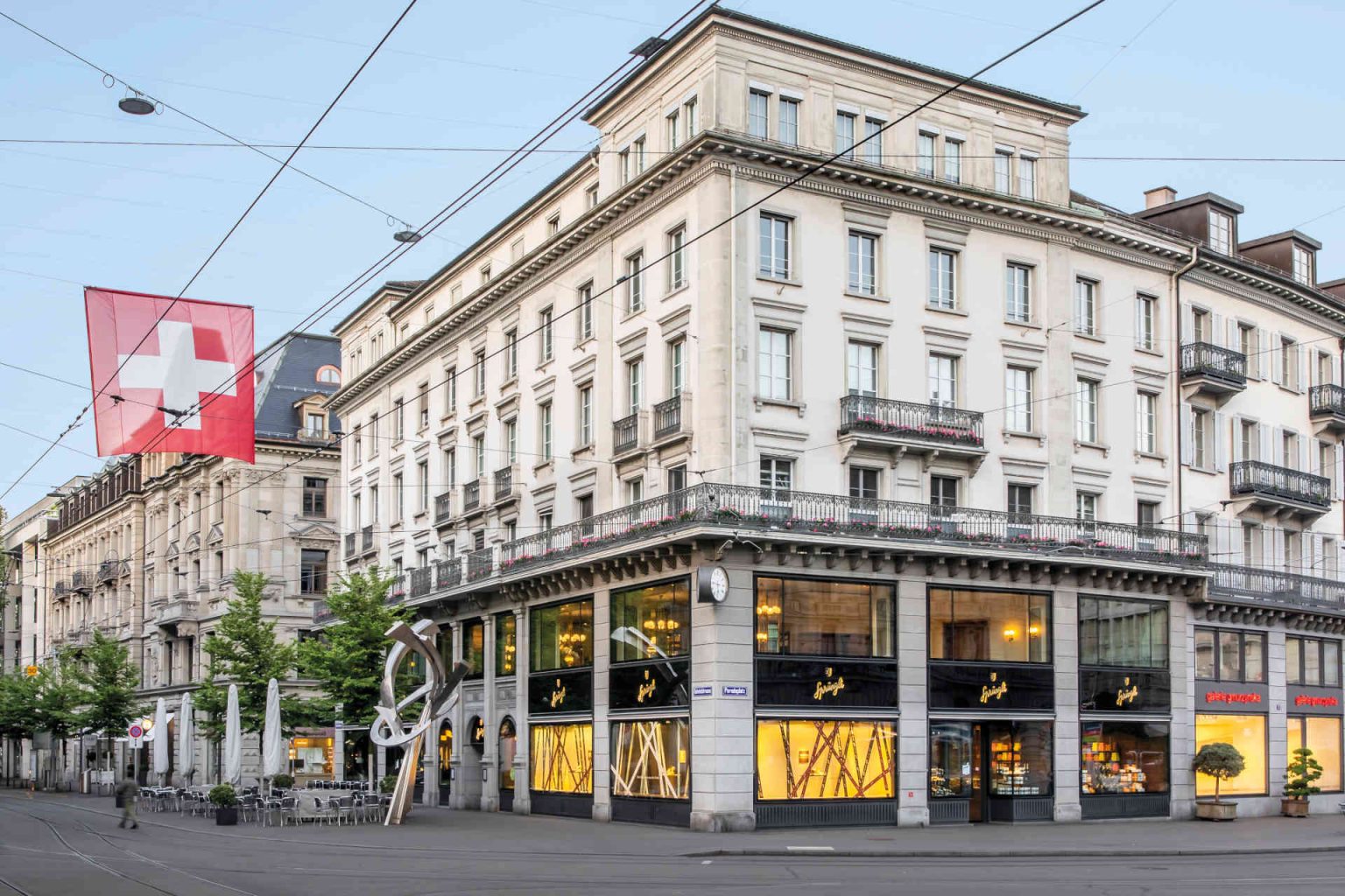 Retail Store on Paradeplatz © Sprüngli