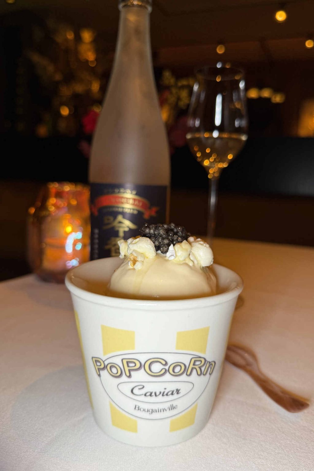 Signature popcorn ice cream with caviar © Genusspunkt