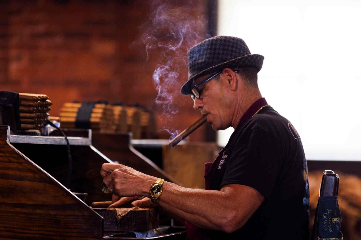 Ybor Cigar Roller © Keir Magoulas / Visit Tampa Bay